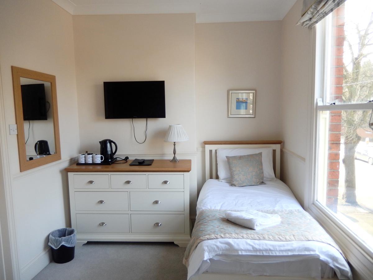 Newport Guest House Линкълн Екстериор снимка