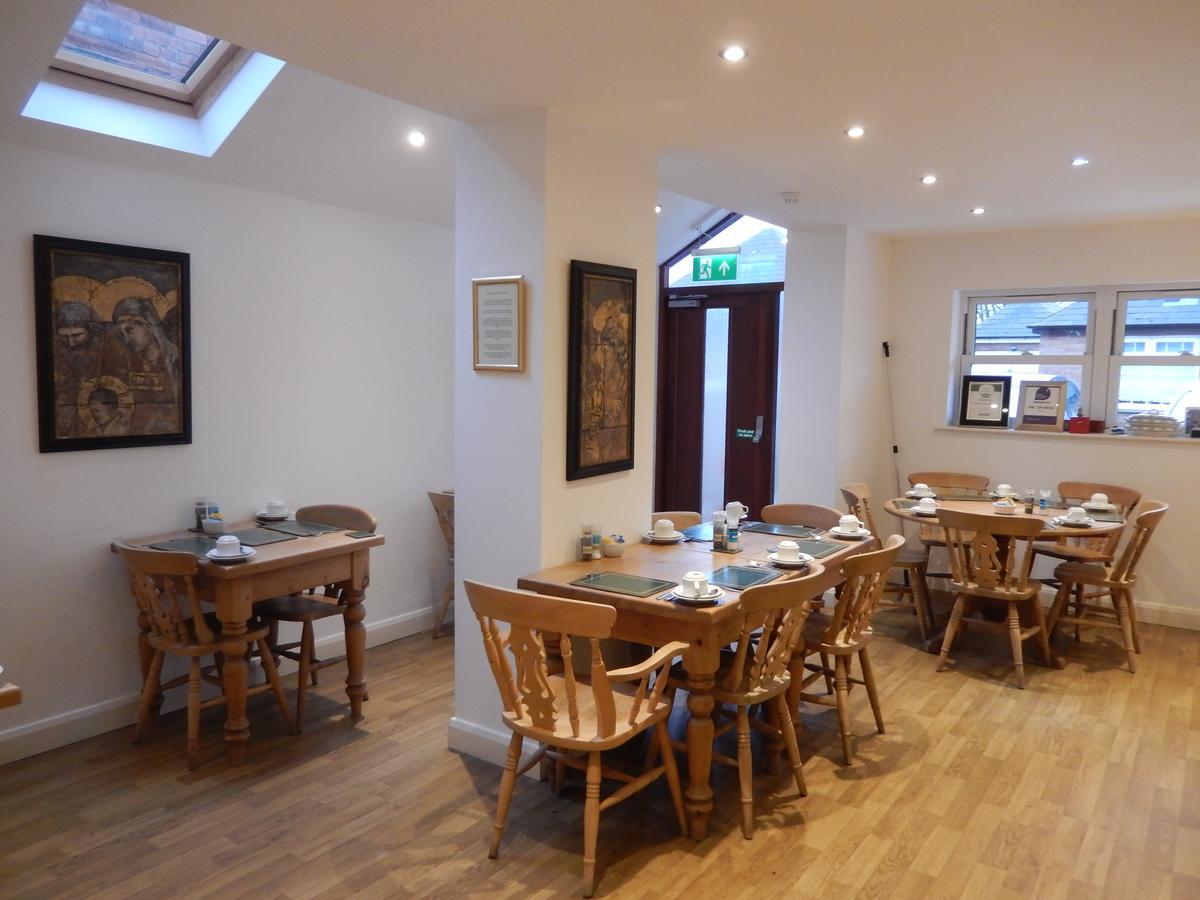 Newport Guest House Линкълн Екстериор снимка